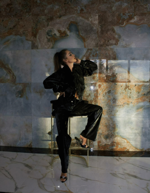 black Nort trousers, elegant and sporty